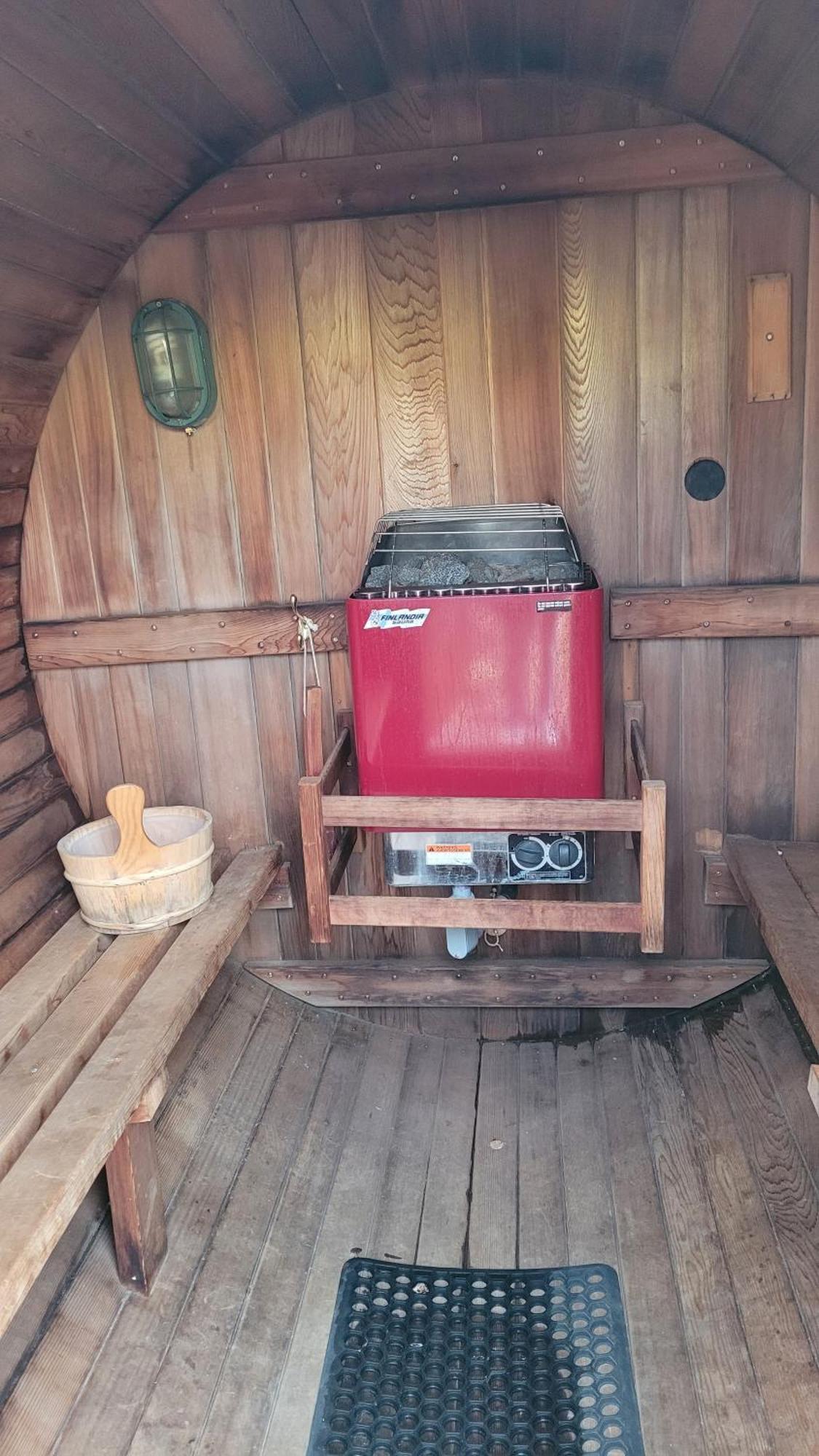 Angel Cottage With A Sauna Or The Cozy With A Jacuzzi Tub, Both Are Studios With A View Of Mount Shasta Ruang foto